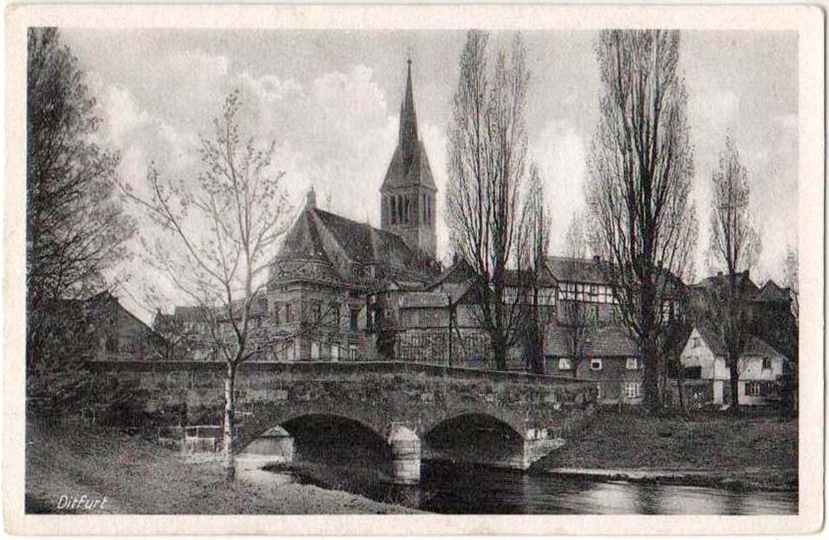 Ditfurt. Blick am Brücke und Kirche
