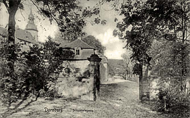 Dornburg-Camburg. Schloßeingang