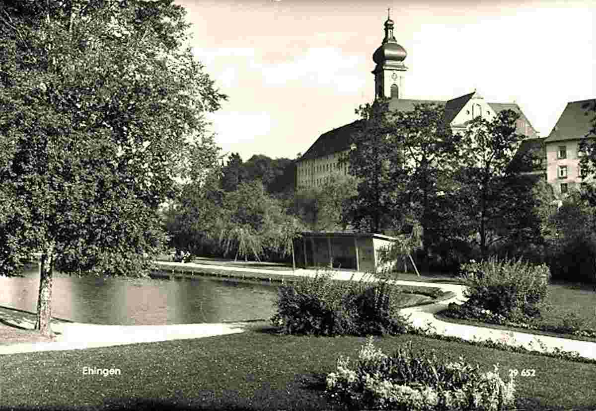 Ehingen. Park und Blick am Konvikt mit Kollegiumskirche