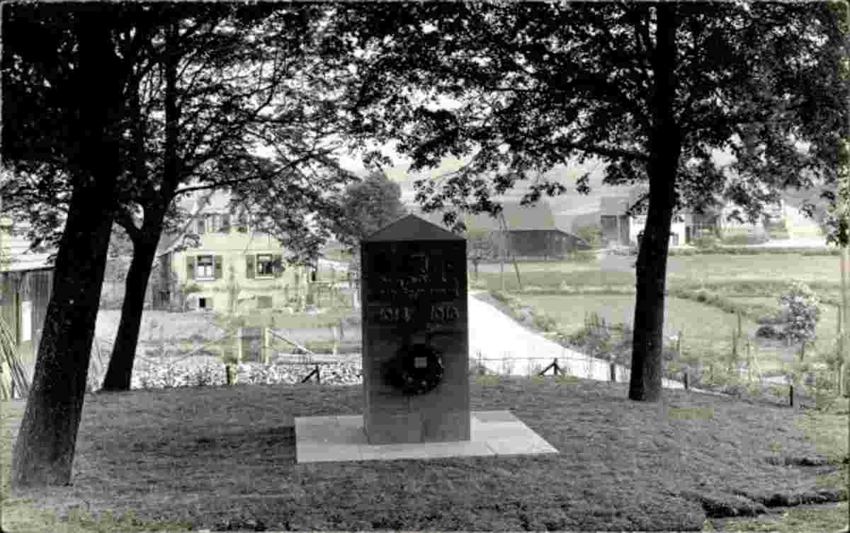 Elchesheim-Illingen. Illingen - Kriegerdenkmal im Friedhof