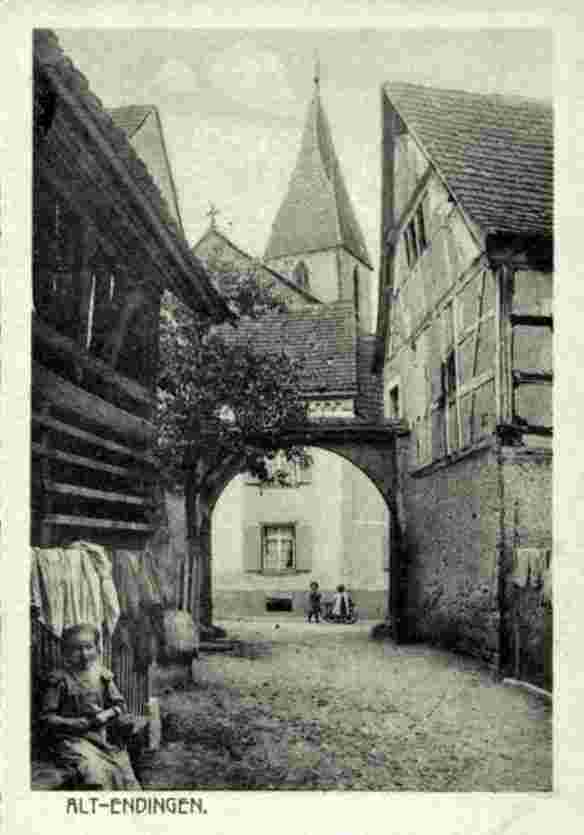 Endingen am Kaiserstuhl. Altstadt mit Tor