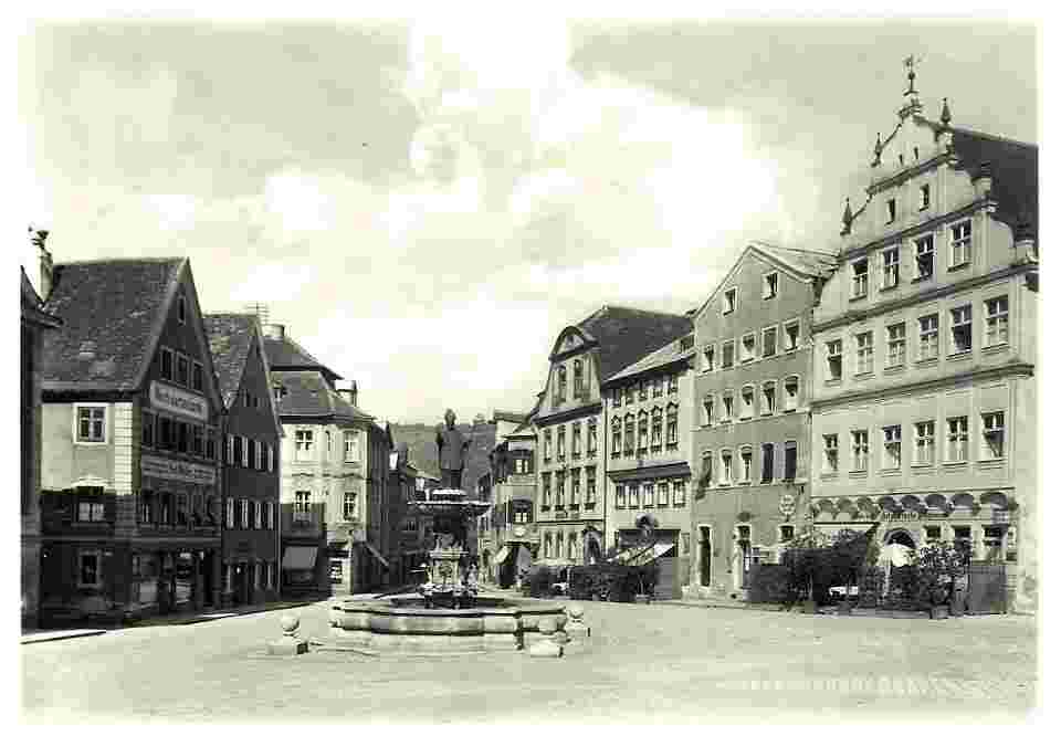 Eichstätt. Marktplatz mit Brunnendenkmal des hl. Willibald