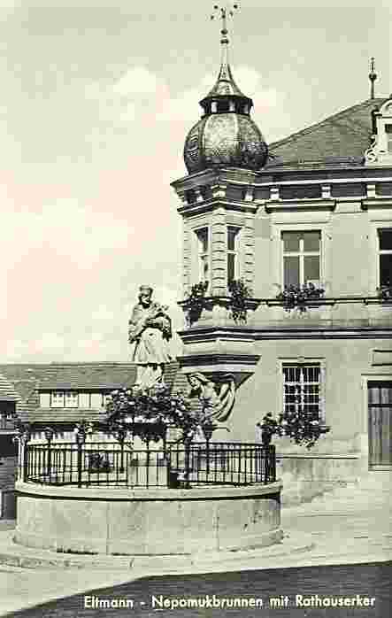 Eltmann. Nepomukbrunnen mit Rathauserker, 1907