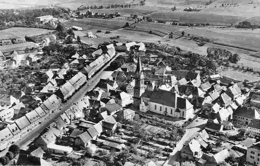 Erbendorf. Panorama der Stadt, Luftbild