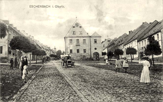 Eschenbach in der Oberpfalz. Stadtplatz