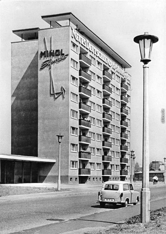 Eisenhüttenstadt. Karl-Marx-Straße, Hochhaus, 1965