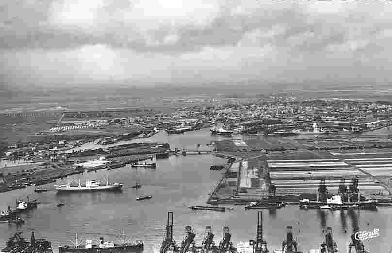 Emden. Der Hafen mit Luftbild