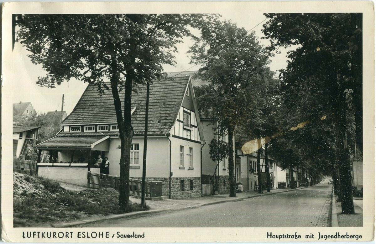 Eslohe (Sauerland). Hauptstraße mit Jugendherberge, um 1940er Jahren
