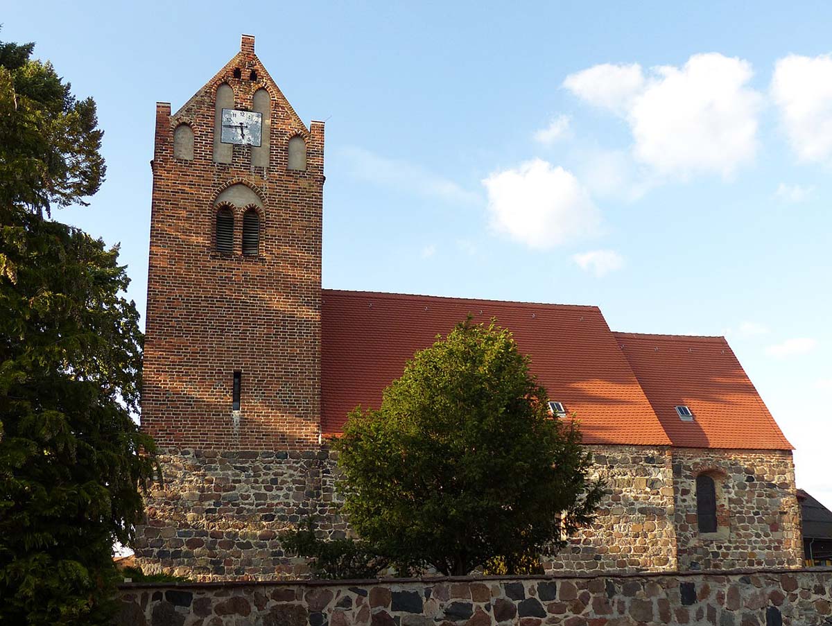 Eichstedt (Altmark). Lindtorf - Dorfkirche