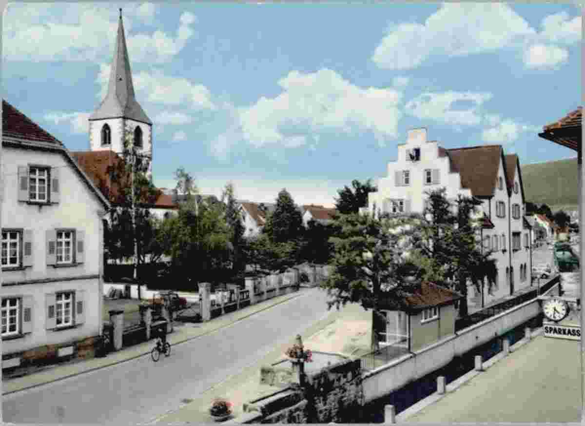 Friesenheim (Ortenaukreis). Kirche, Rathaus, Stockbrunnen und Sparkasse