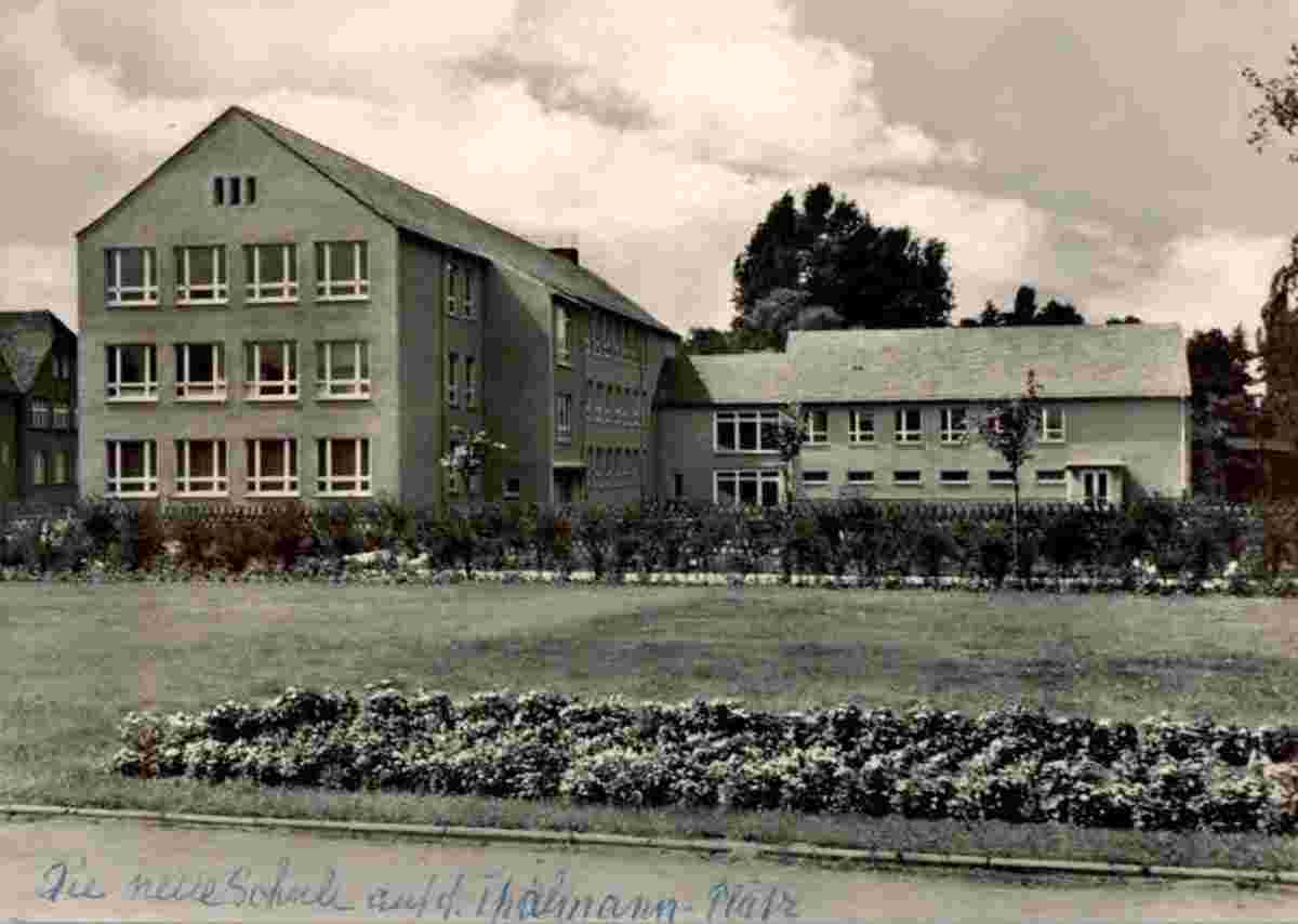 Falkensee. Neue Oberschule am Ernst Thälmann Platz
