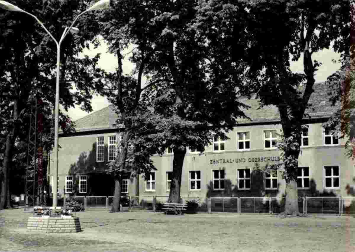 Fehrbellin. Zentral- und Oberschule, 1975