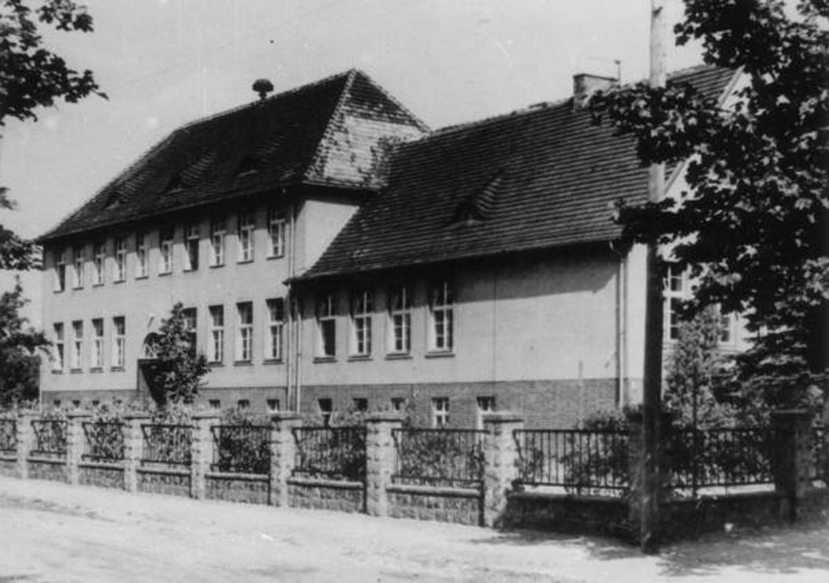 Fredersdorf-Vogelsdorf. Altlandsberg-Süd - Schule