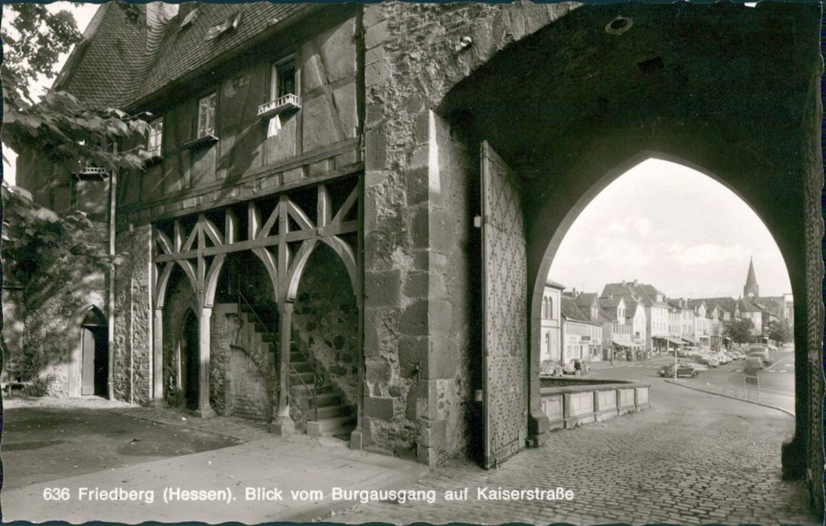 Friedberg. Blick von Burg-Ausgang auf Kaiserstraße, 1965