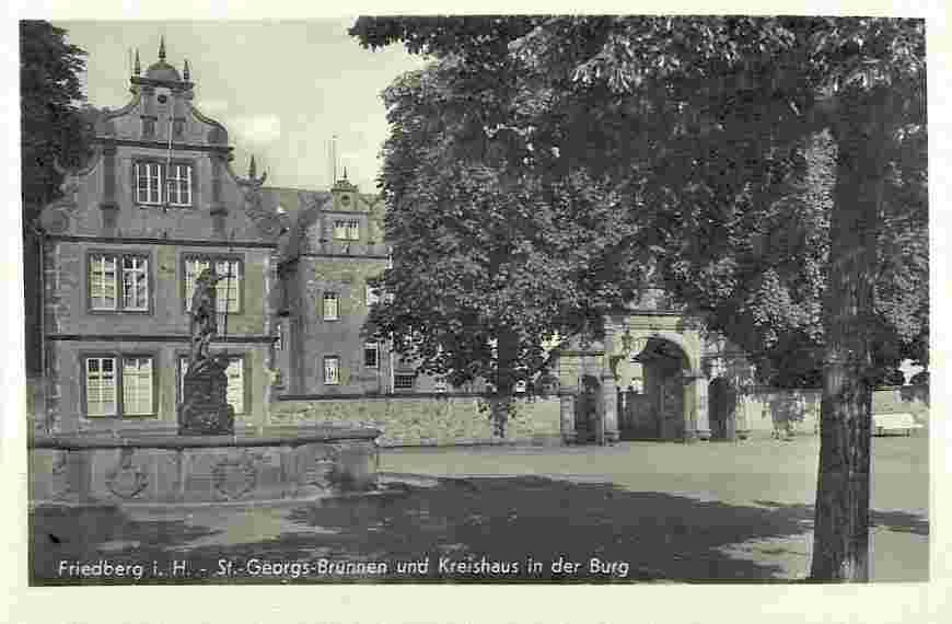 Friedberg. St. Georg-Brunnen und Kreishaus in der Burg