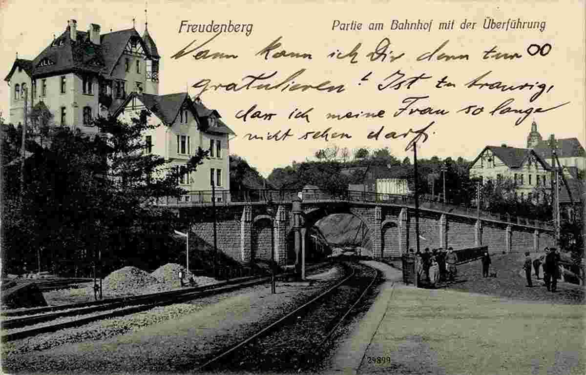 Freudenberg. Bahnhof mit der Überführung, 1909
