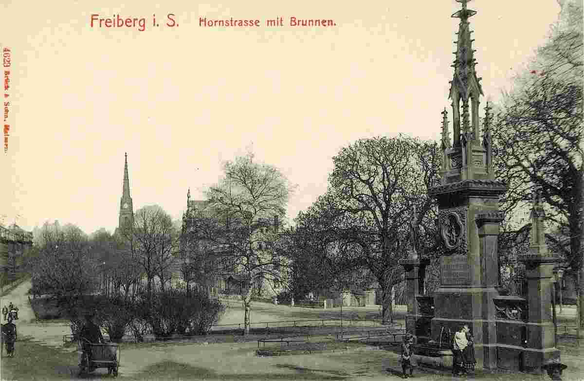 Freiberg. Hornstraße mit Brunnen, 1903