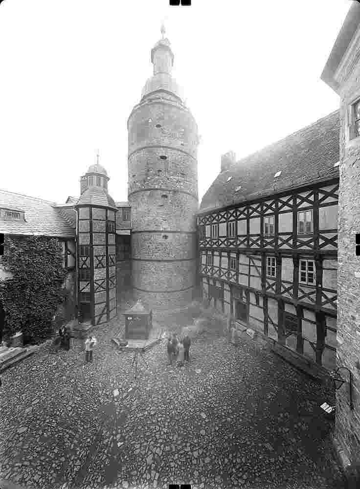 Falkenstein. Pansfelde - Burg Falkenstein (Burgmuseum, Baubeginn 1115), Treppenturm (1676) und Bergfried, 1978