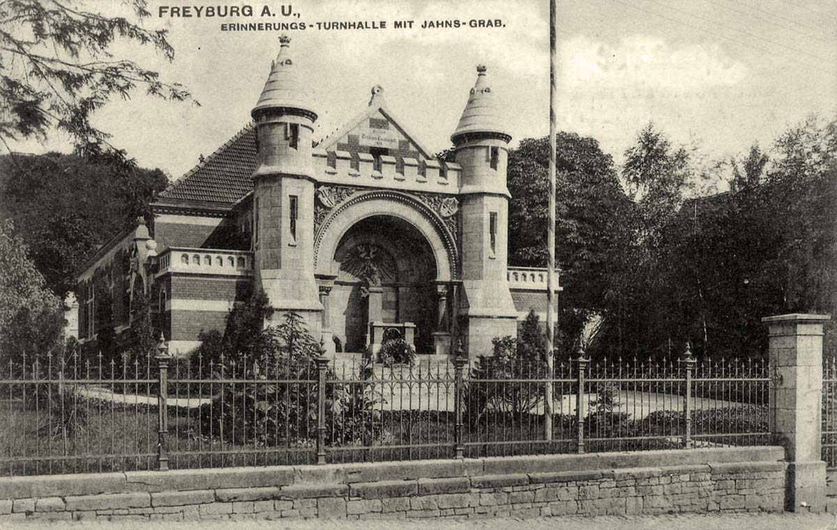 Freyburg (Unstrut). Turnhalle mit Jahns-grab, 1907