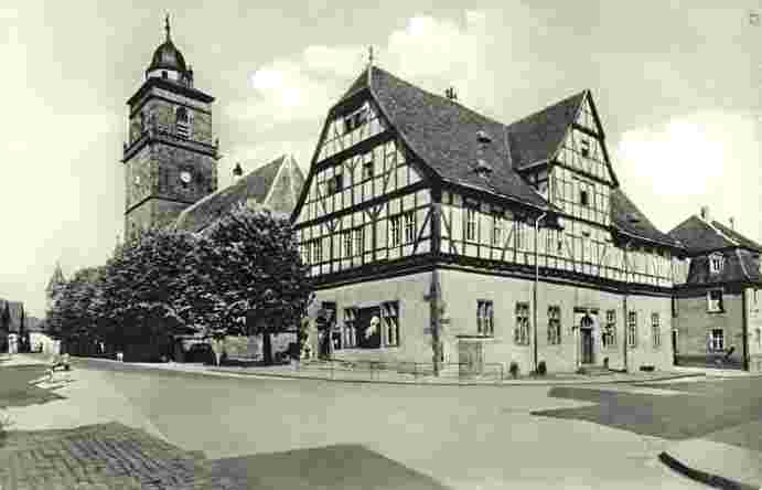 Grebenstein. Rathaus und Kirche