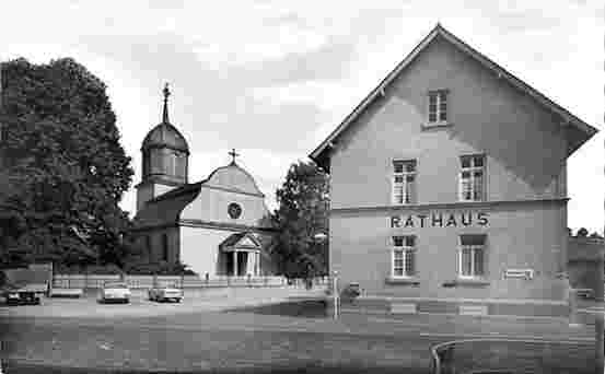 Groß-Bieberau. Rathaus und Kirche