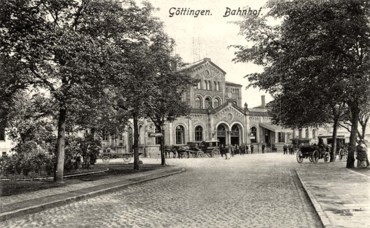 Göttingen. Bahnhof
