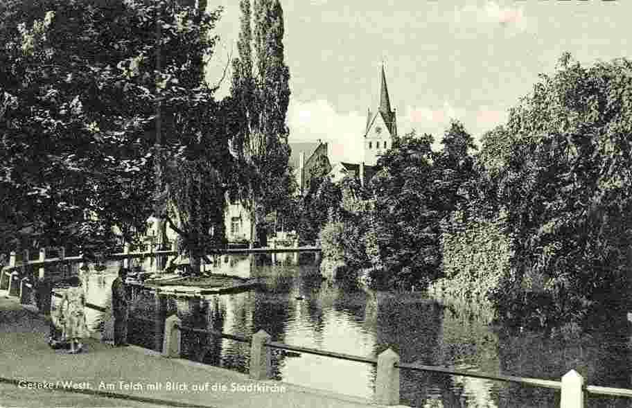 Geseke. Am Teich mit Blick auf die Stadtkirche, 1958