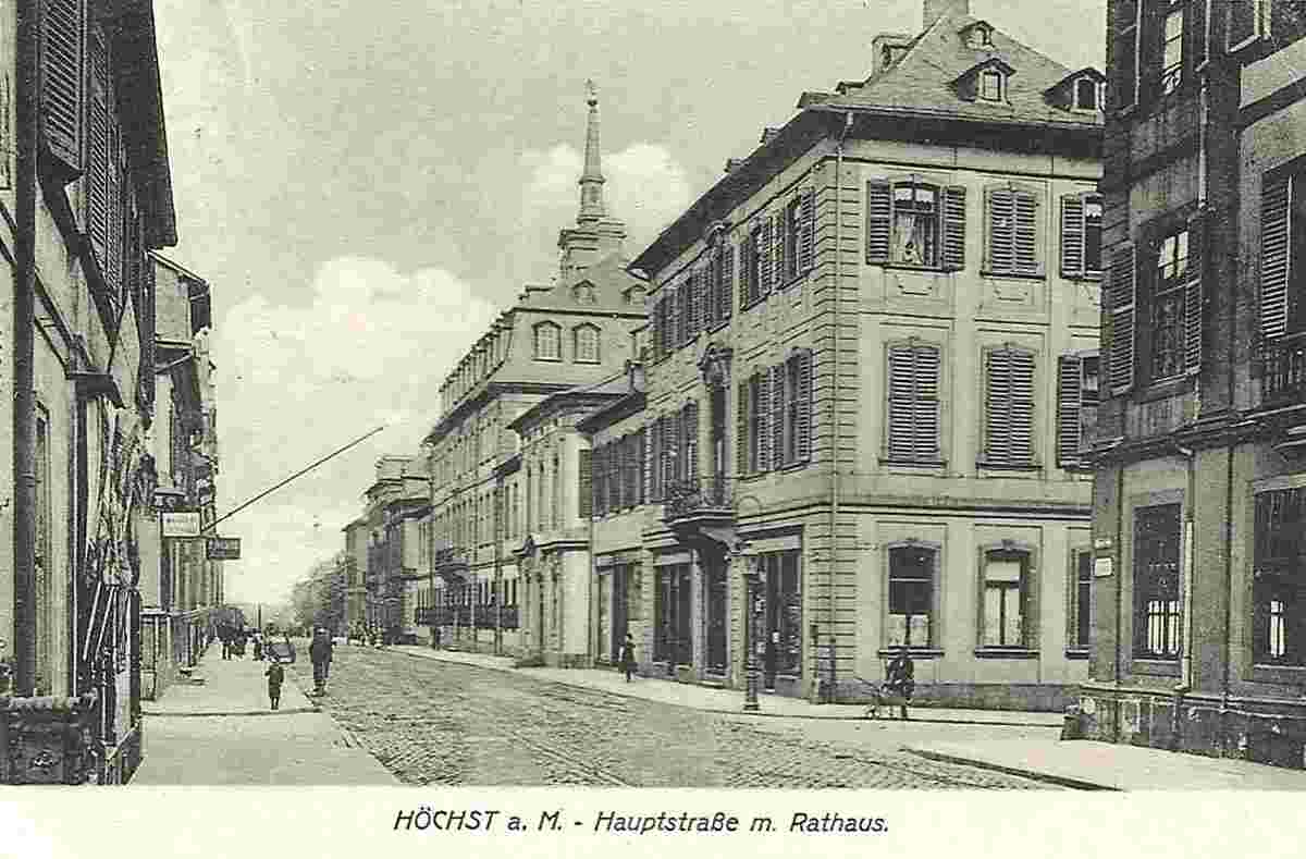 Grevenbroich. Hauptstraße mit Rathaus