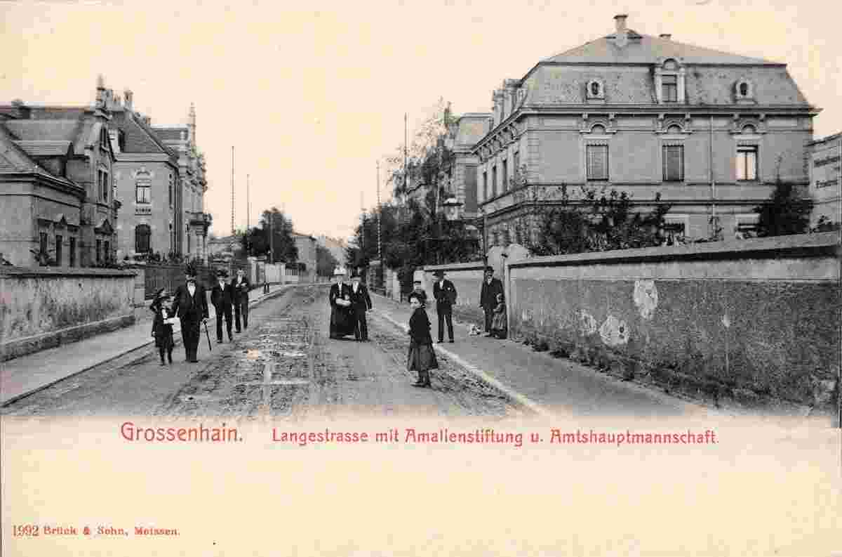 Großenhain. Lange Straße mit Amalienstiftung und Amtshauptmannschaft, 1901