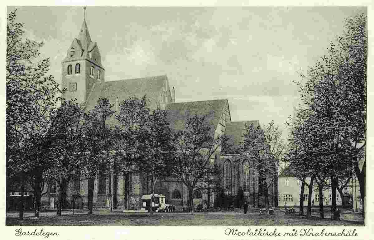 Gardelegen. Nikolaikirche mit Krabenschule