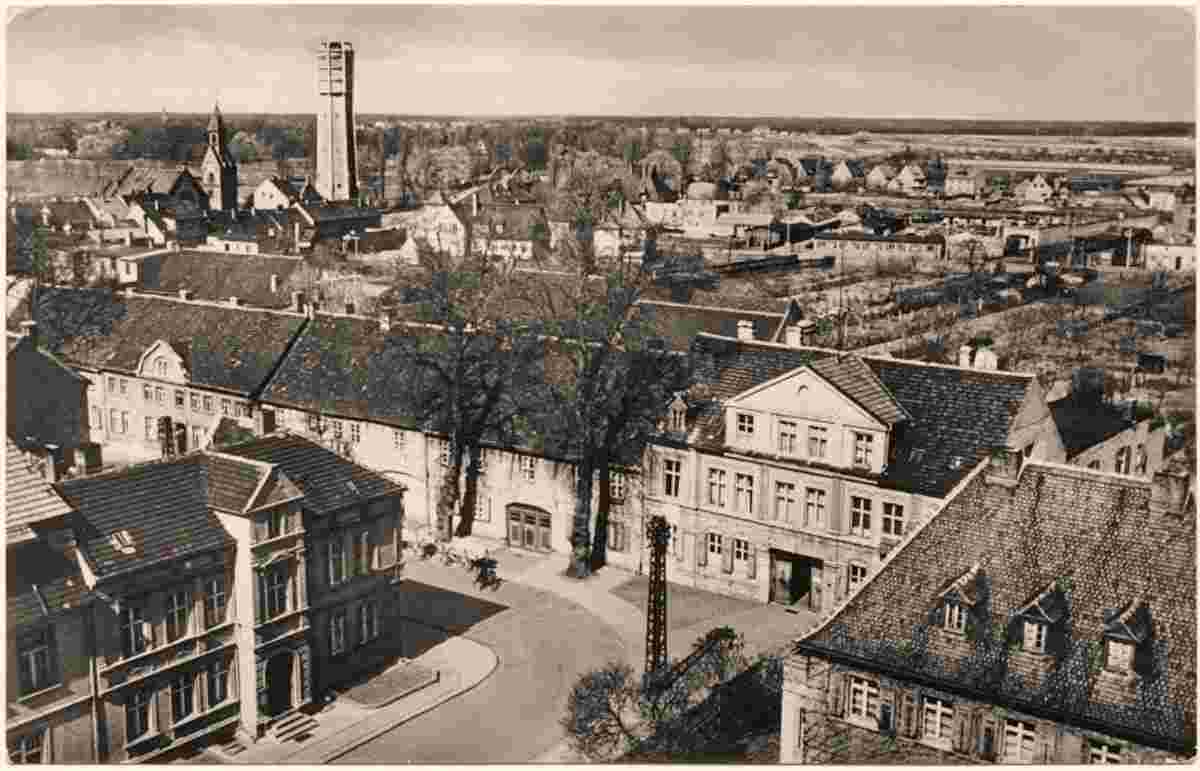 Genthin. Blick auf Stadt mit Kirche und Wasserturm, 1960
