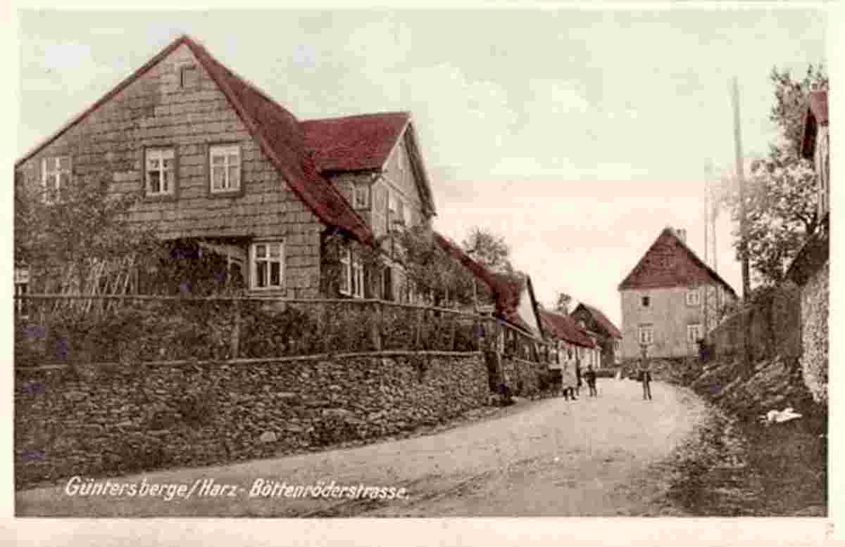 Güntersberge. Alte Häuser in der Bröttenröderstraße