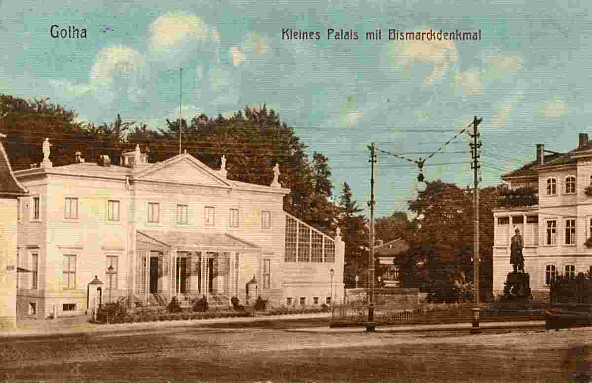 Gotha. Kleines Palais mit Bismarckdenkmal, 1915