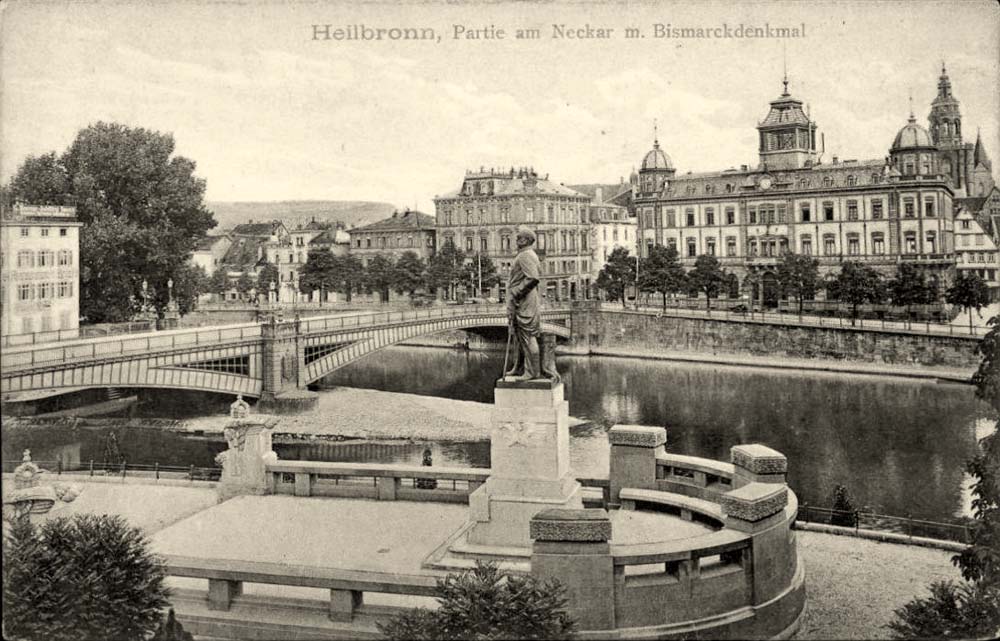 Heilbronn. Panorama von Kaiser Straße mit Neckarbrücke und Bismarck Denkmal