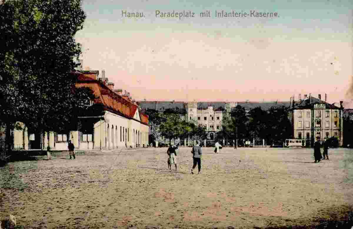 Hanau am Main. Paradeplatz mit Infanterie Kaserne