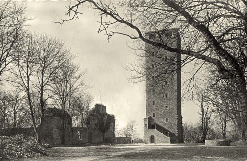 Heppenheim (Bergstraße). Burgruine Starkenburg mit Aussichtsturm, um 1960