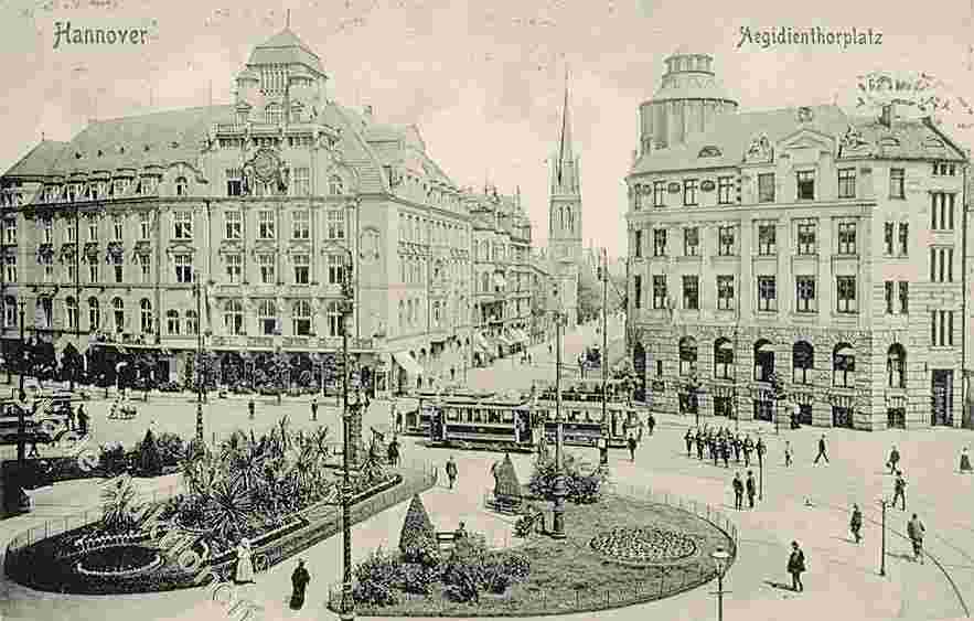 Hannover. Aegidientorplatz und Straßenbahnen