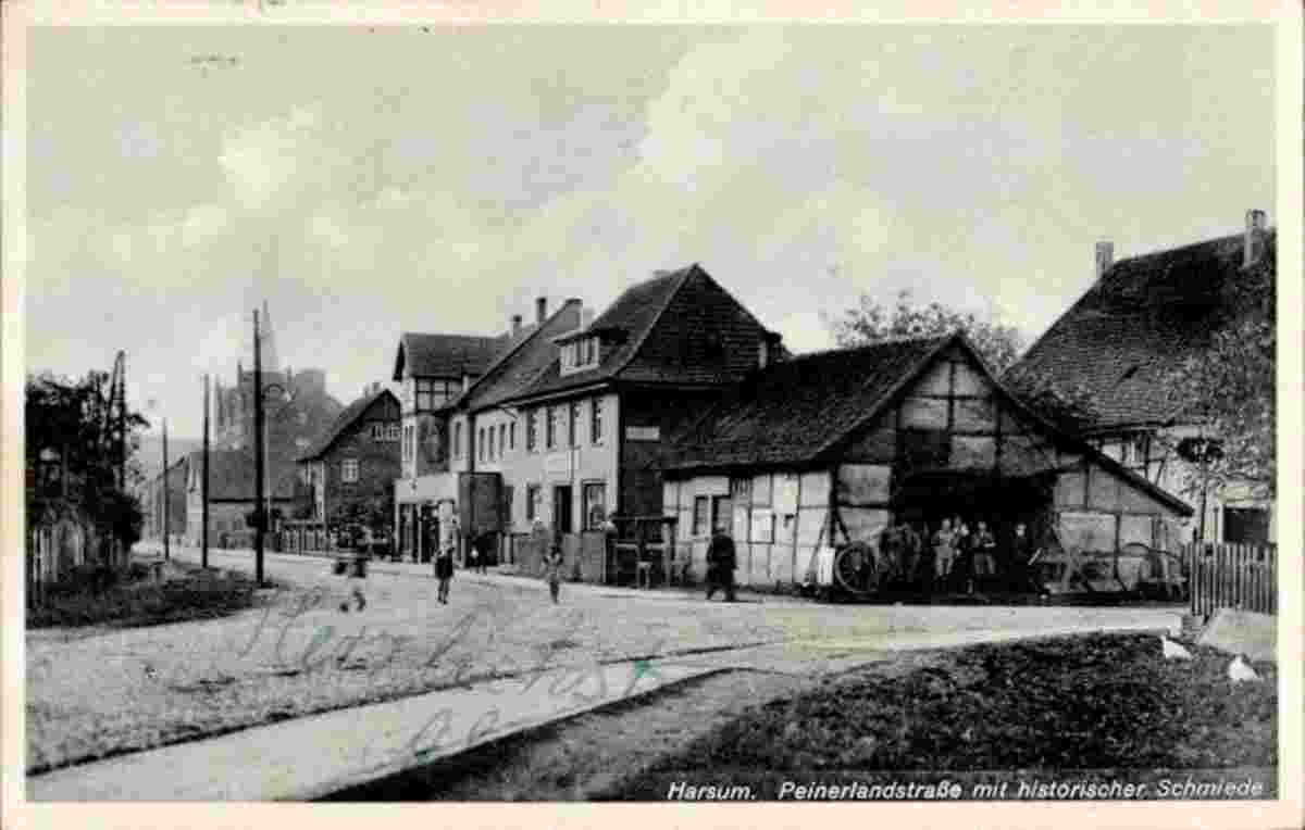 Harsum. Peiner Landstraße mit historischer Schmiede