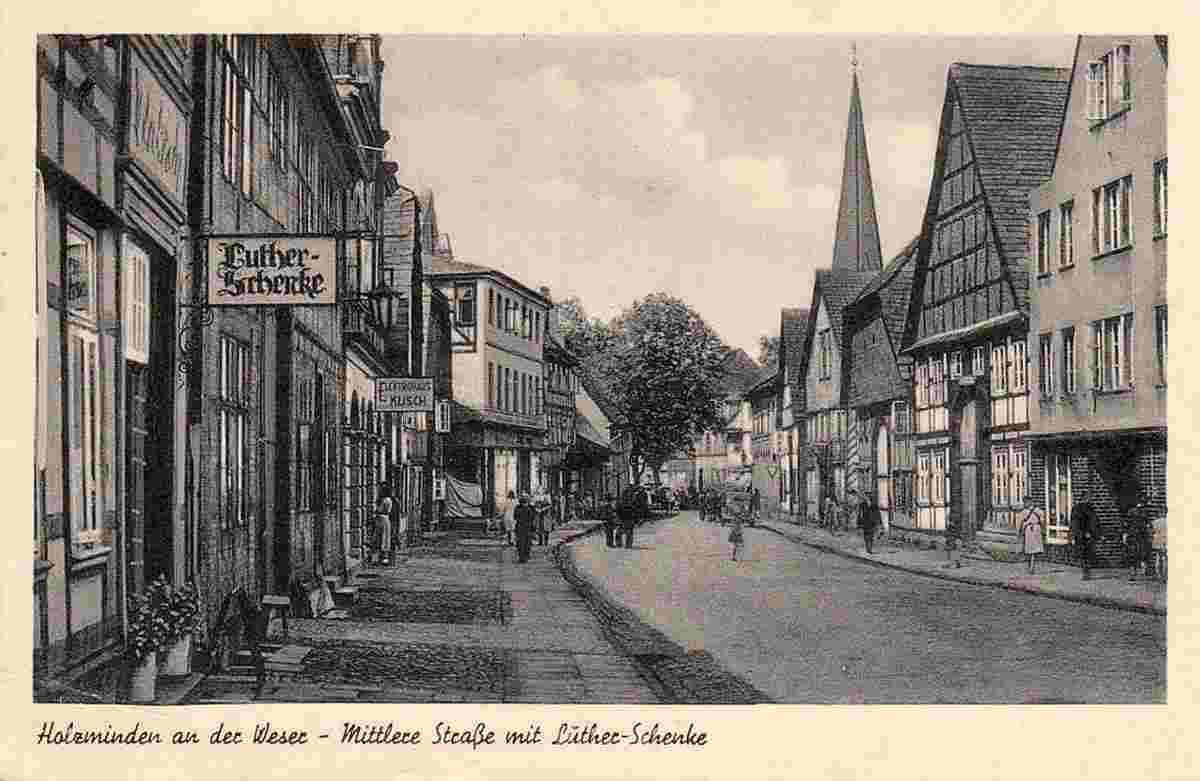 Holzminden. Mittlere Straße mit Luther-Schenke, 1952