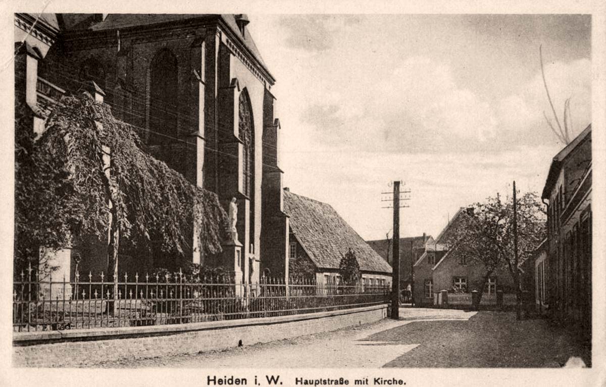 Heiden (Münsterland). Hauptstrasse mit Kirche, 1910s