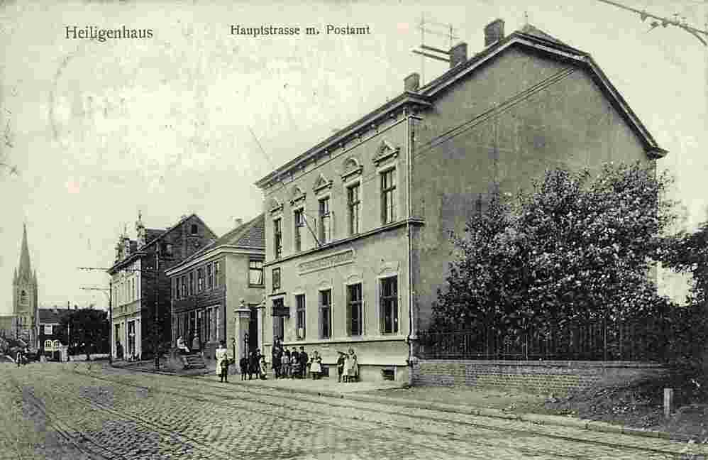 Heiligenhaus. Hauptstraße mit Postamt