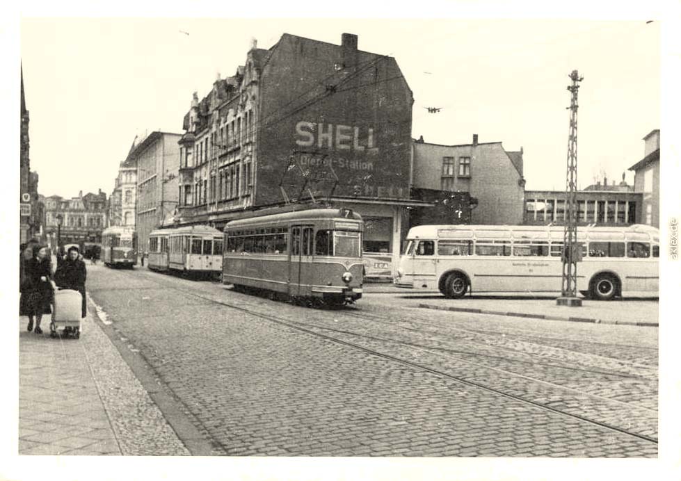 Herten. Schützenstraße, Straßenbahnen und Bus, 1960