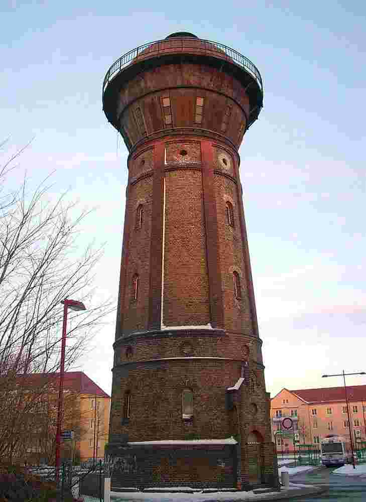 Hoyerswerda. Wasserturm am Busbahnhof