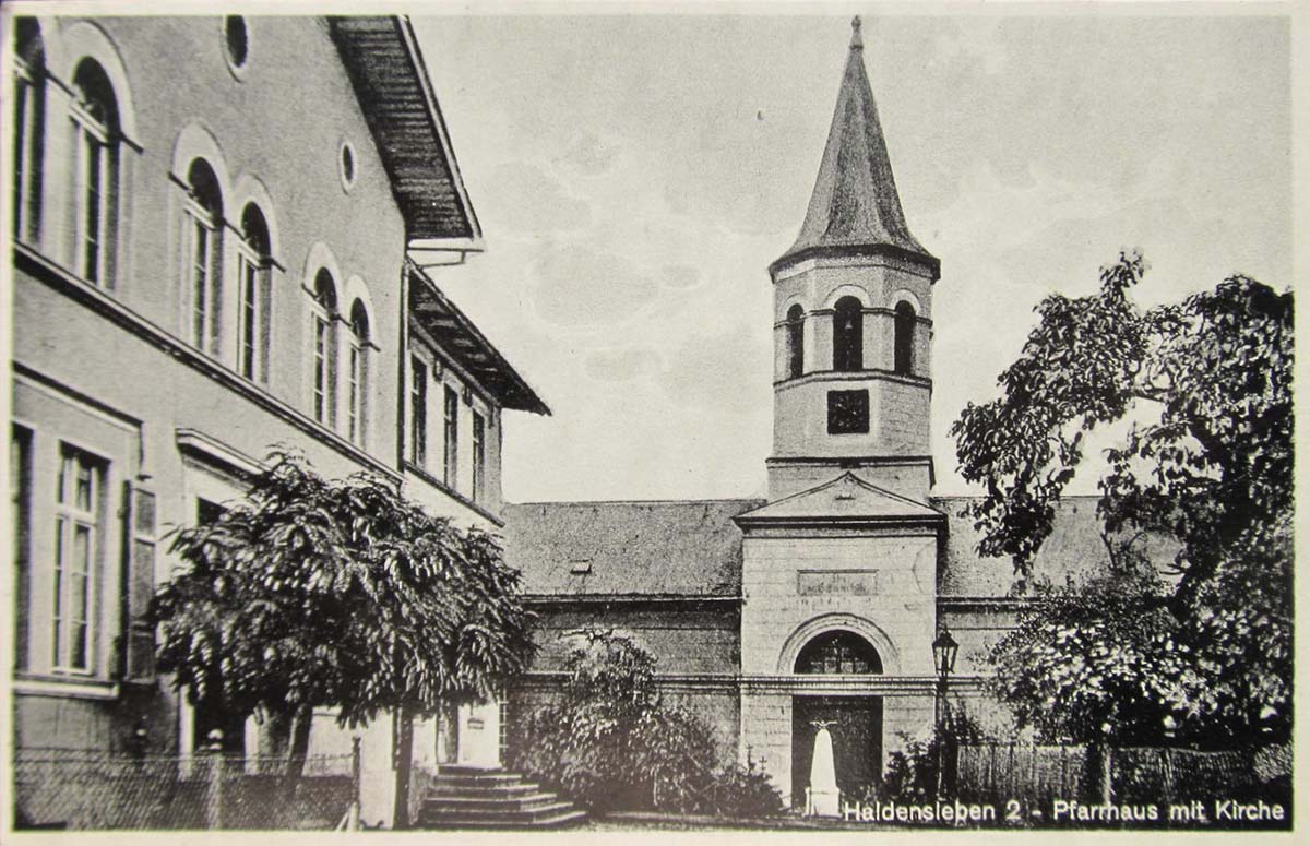 Haldensleben. Pfarrhaus mit Kirche, 1941