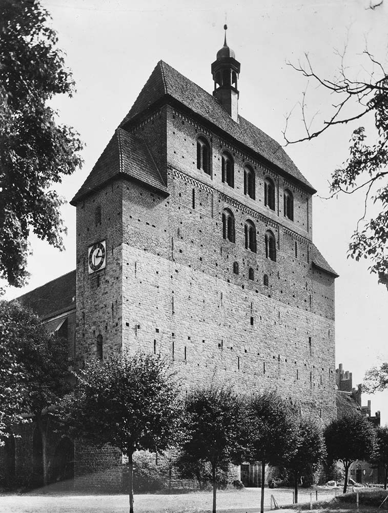 Havelberg. Dom Sankt Marien (1150-1170, Umbau nach 1279), Turm, 1948