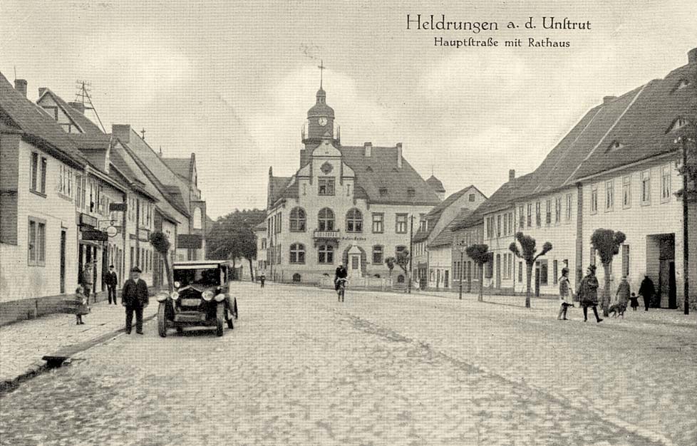 Heldrungen. Hauptstraße mit Rathaus, 1920