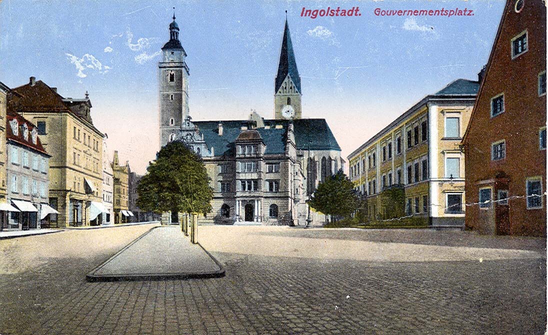 Ingolstadt. Gouvernementsplatz mit Altem Rathaus