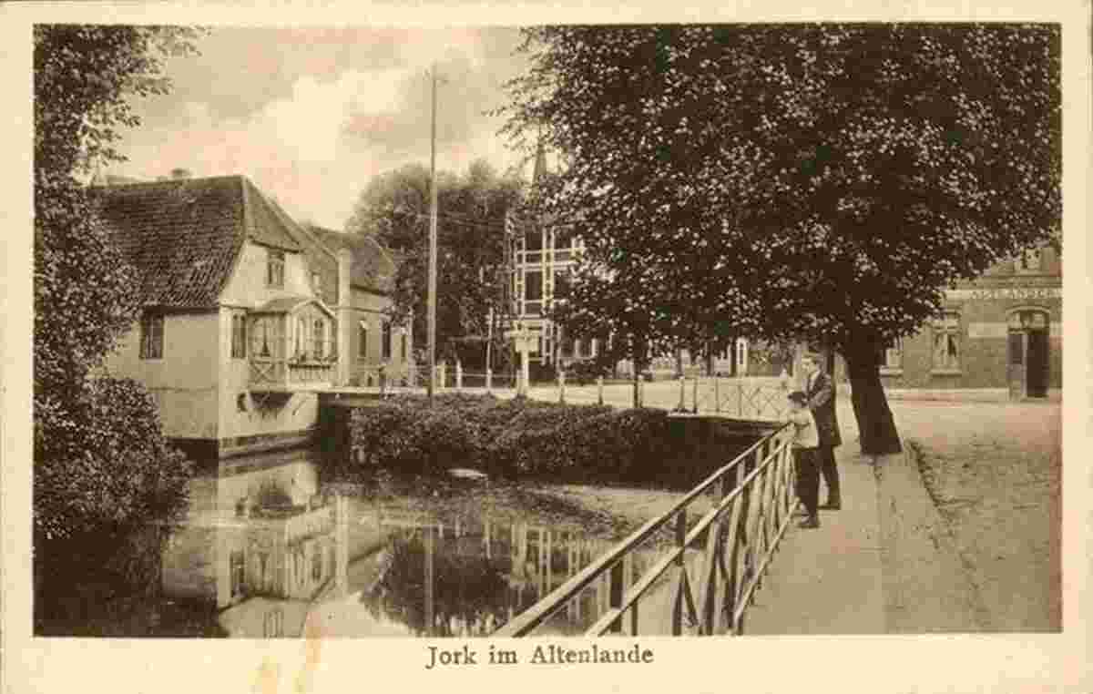Jork - Blick auf Dorfstraße