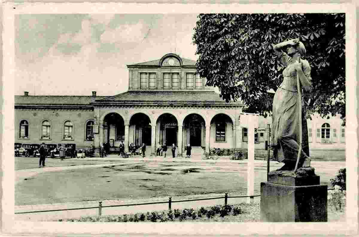 Kehl. Bahnhofplatz, Denkmal