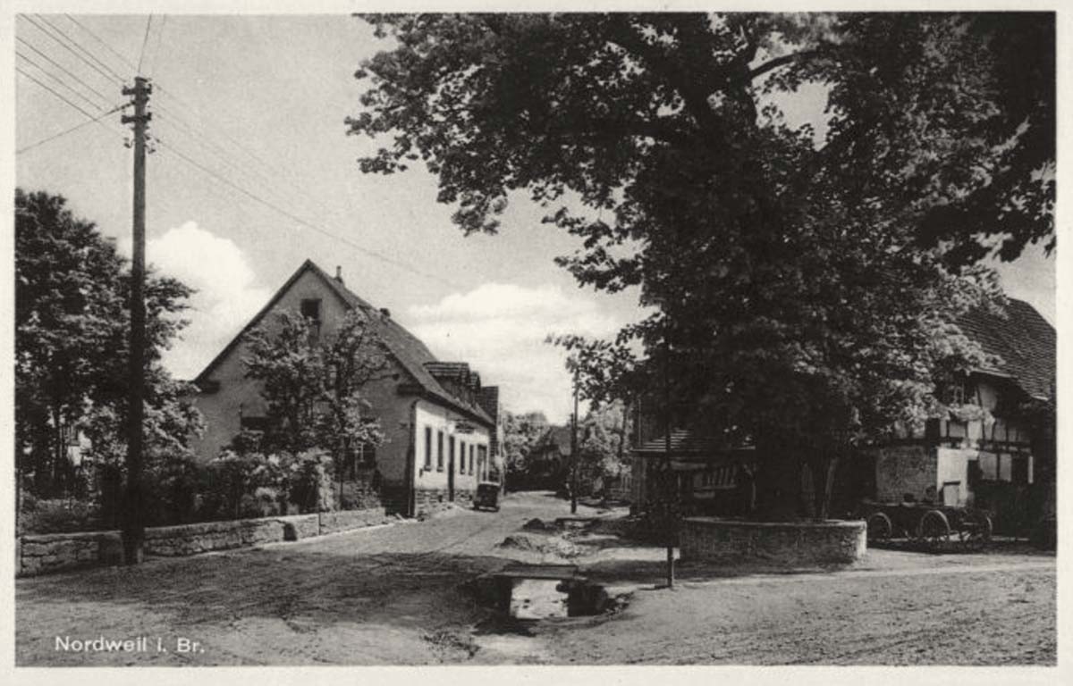 Kenzingen. Nordweil - Panorama von dorfstra�e, 1955